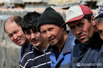 Минтруд РФ: Отсутствие механизмов распределения иностранных работников способствует развитию негативных тенденций на рынке труда